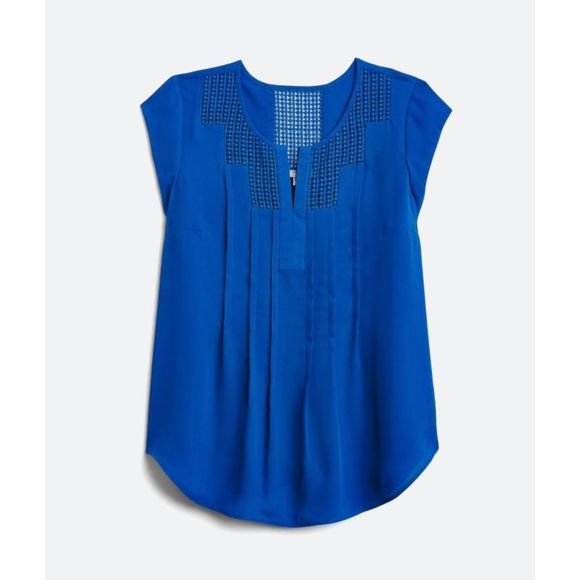 Daniel Rainn Tops - Blue Daniel Rainn Blouse •LP